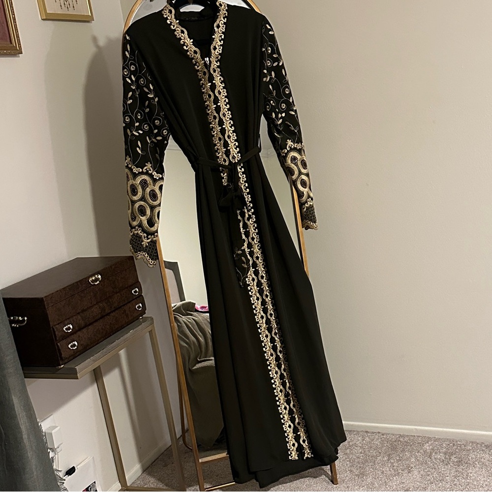 Modest turkish abaya